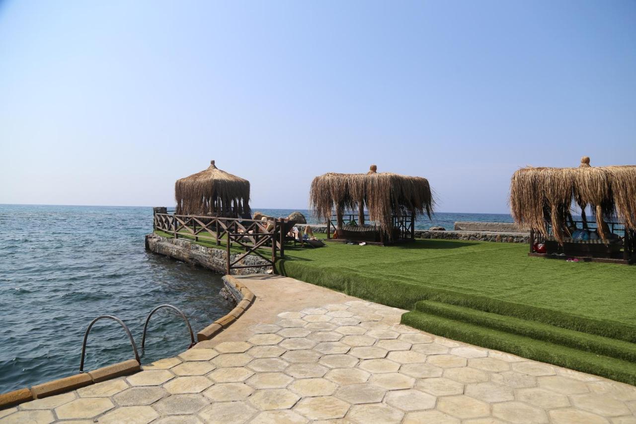 Celebrity Hotel Лапитос Экстерьер фото