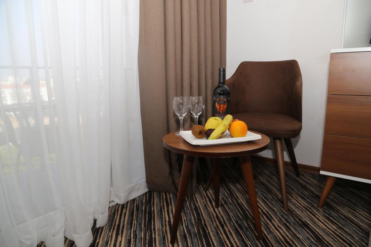 Celebrity Hotel Лапитос Экстерьер фото