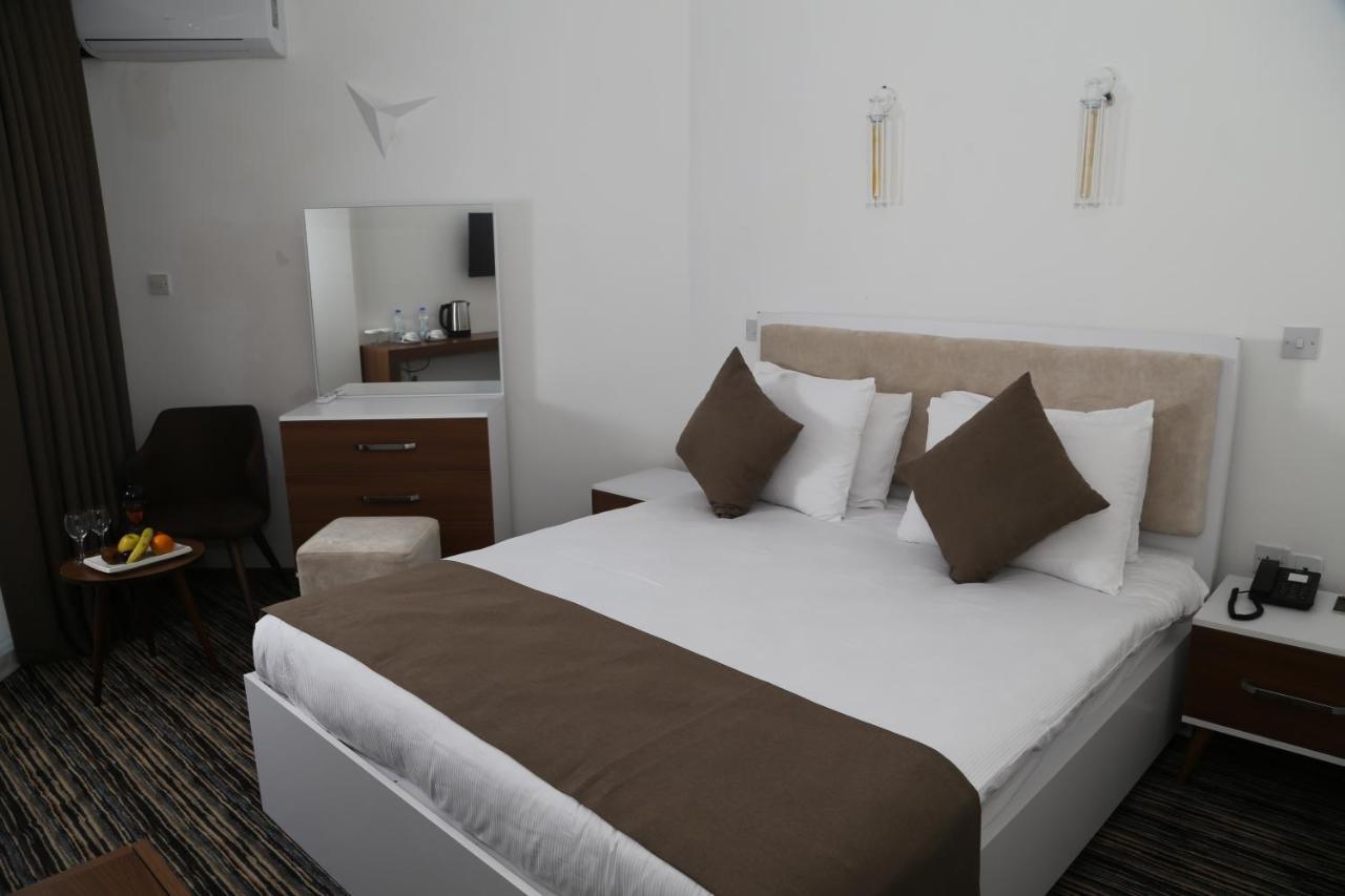 Celebrity Hotel Лапитос Экстерьер фото